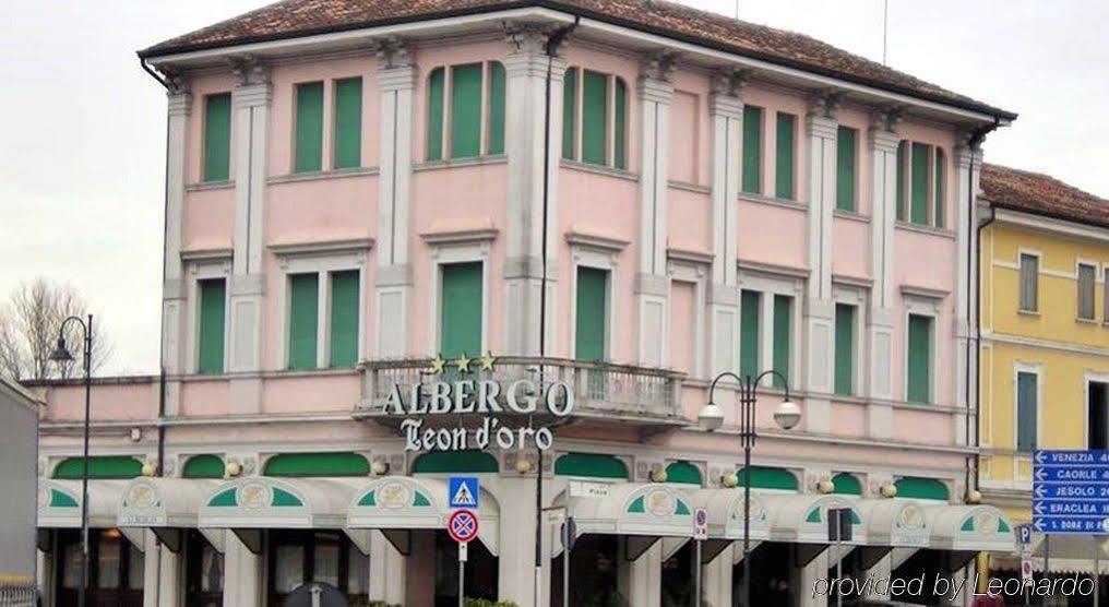 Albergo Ristorante Leon D'Oro نوفينتا دي بْيافي المظهر الخارجي الصورة