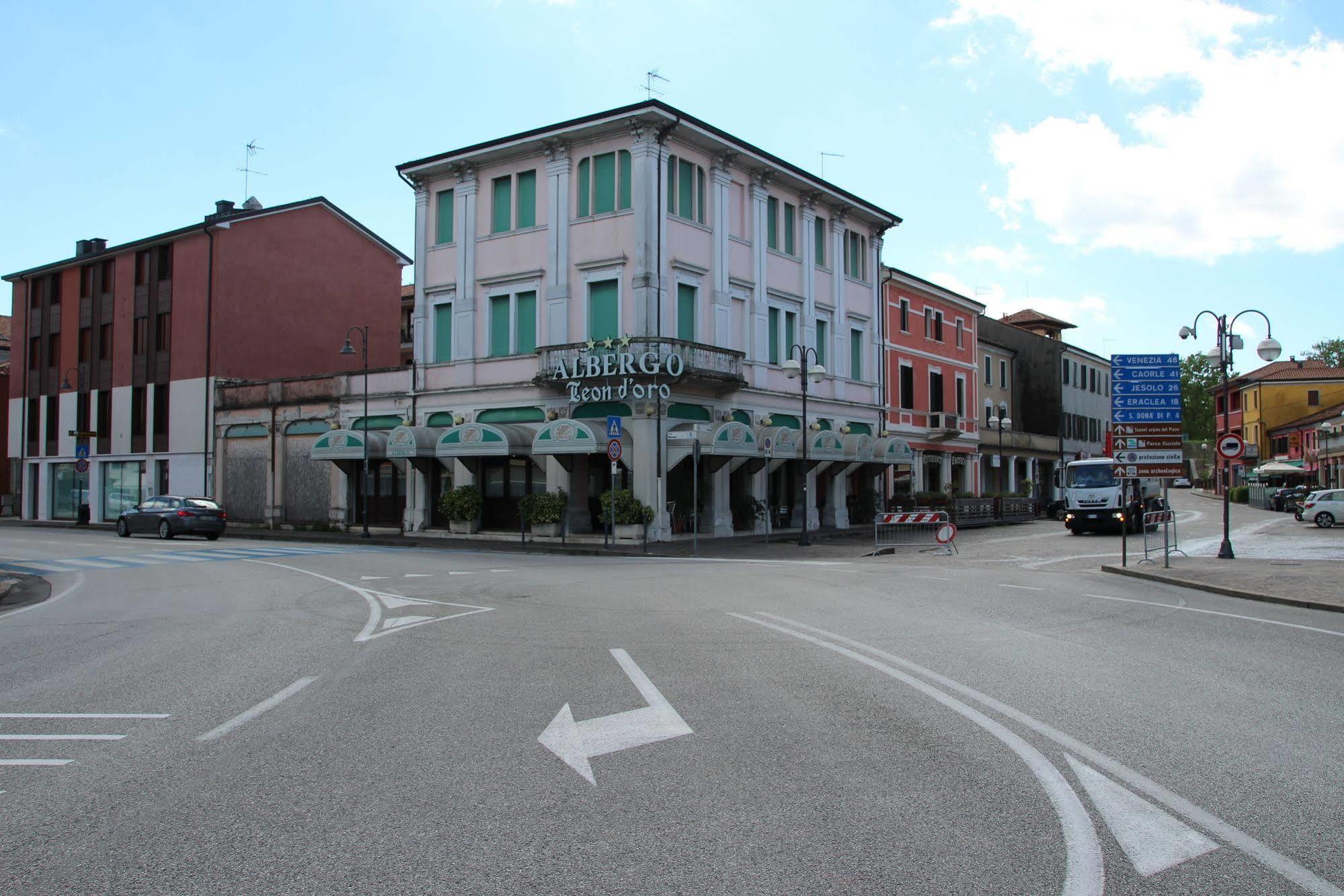 Albergo Ristorante Leon D'Oro نوفينتا دي بْيافي المظهر الخارجي الصورة