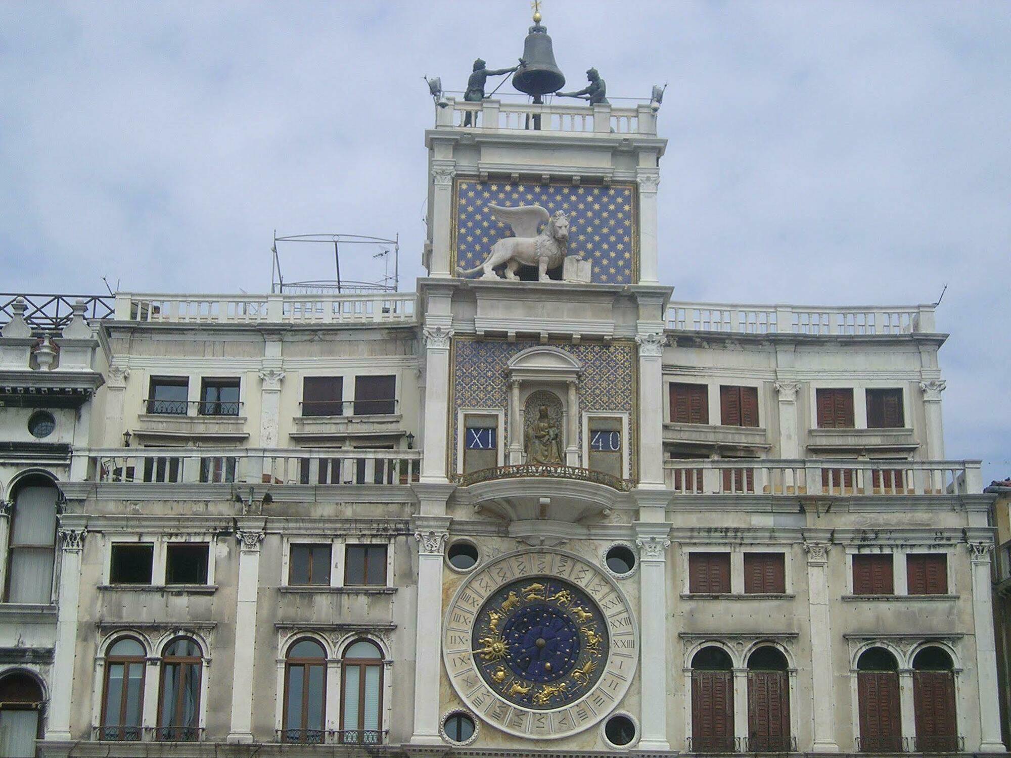 Albergo Ristorante Leon D'Oro نوفينتا دي بْيافي المظهر الخارجي الصورة